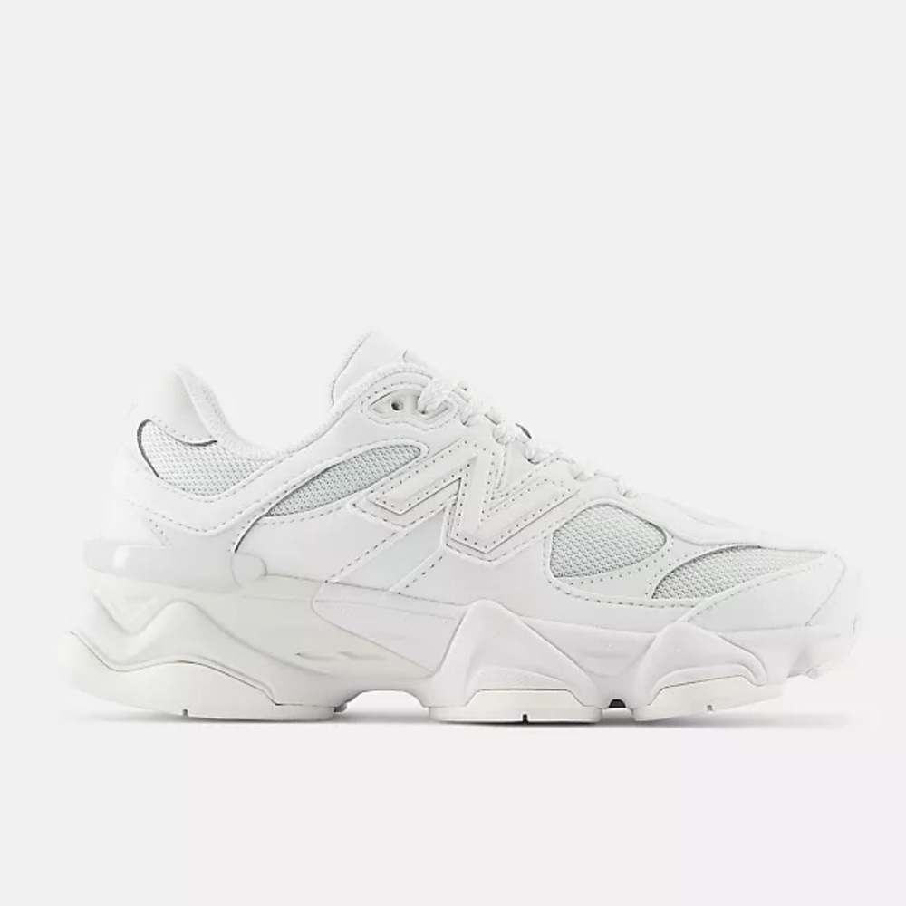 New Balance 9060 Reflection White Sneakers Women’s size 5.5